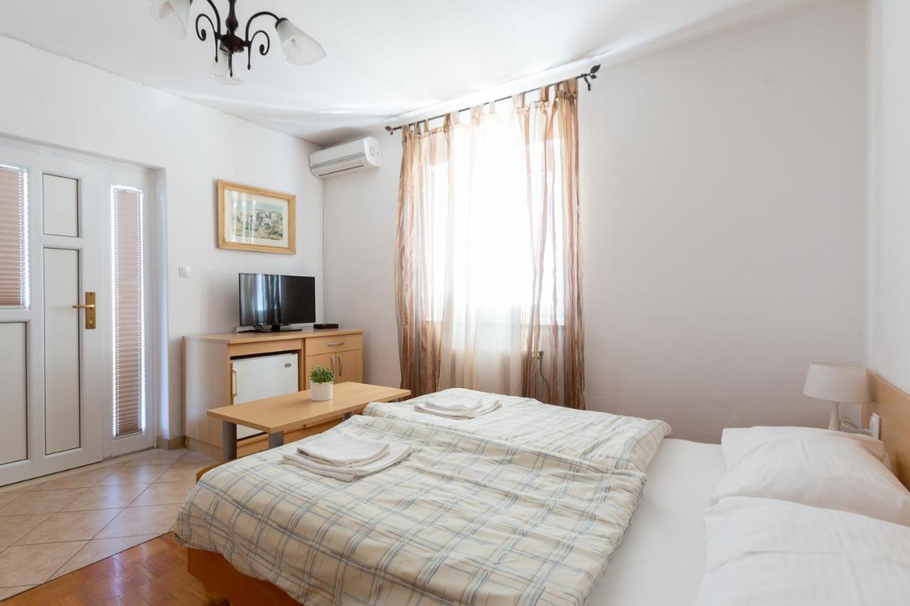 Apartments And Rooms Jeselnik Порторож Экстерьер фото